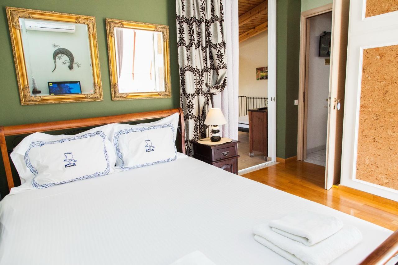 Amazing Apartment With View! Pireus Eksteriør bilde